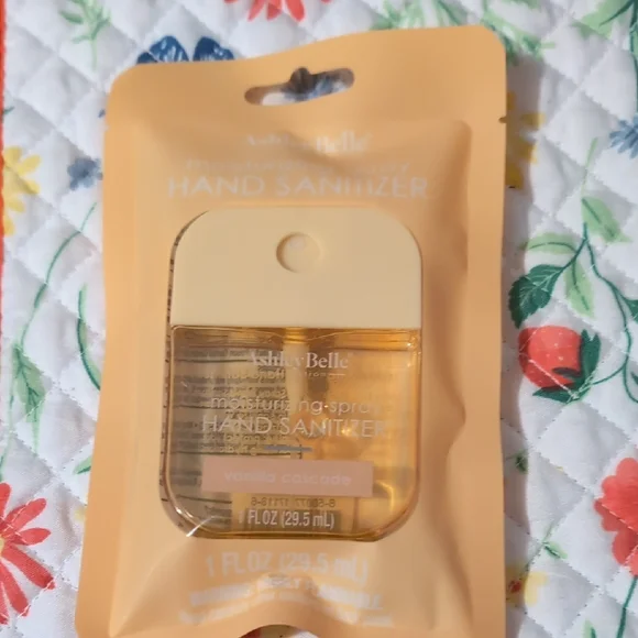 Vanilla Cascade Hand Sanitizer New - Picture 1 of 3